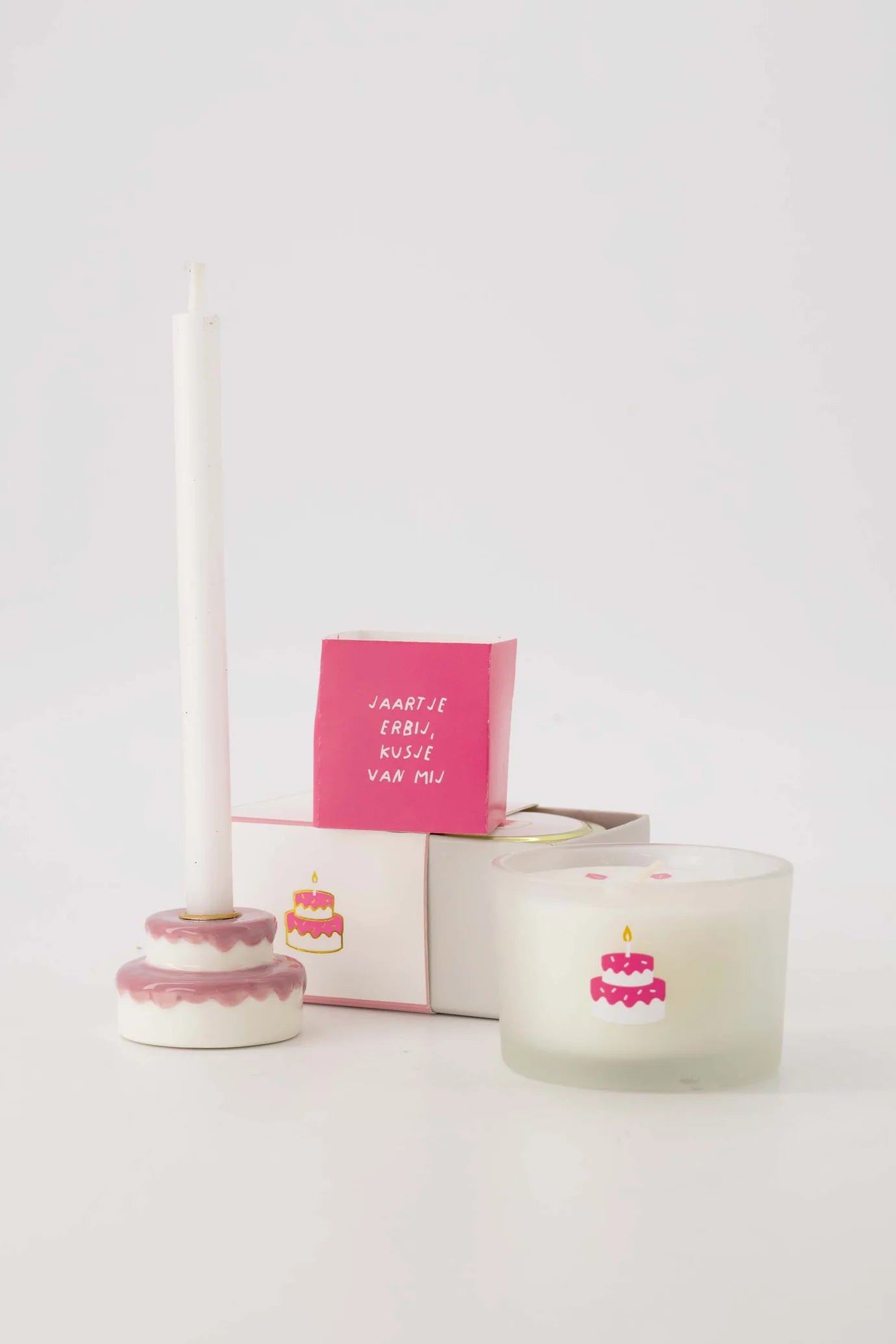 Zusss - geurkaars tinnen in schuifdoosje gefeliciteerd taart - wit/roze