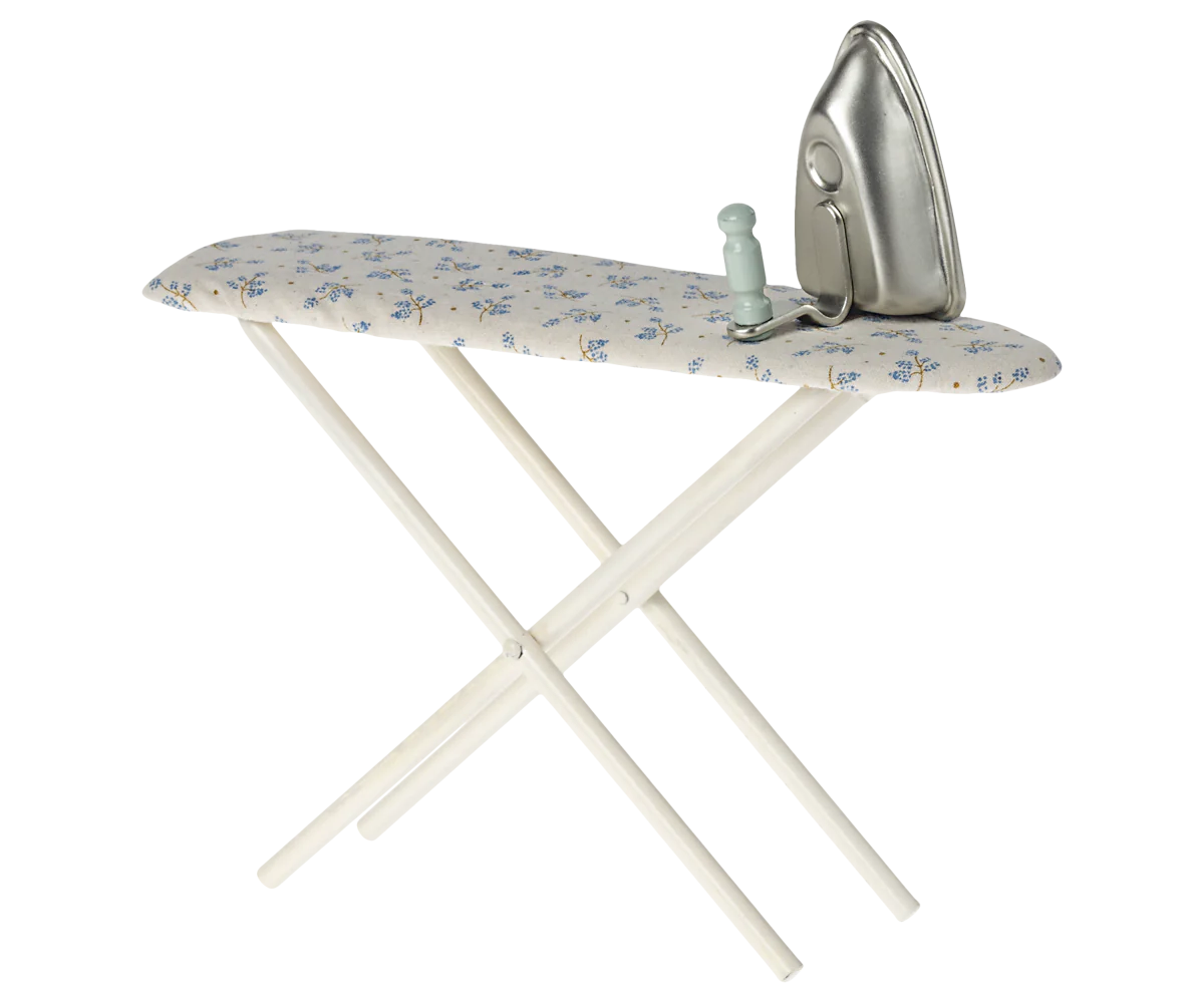 Maileg - ironing board