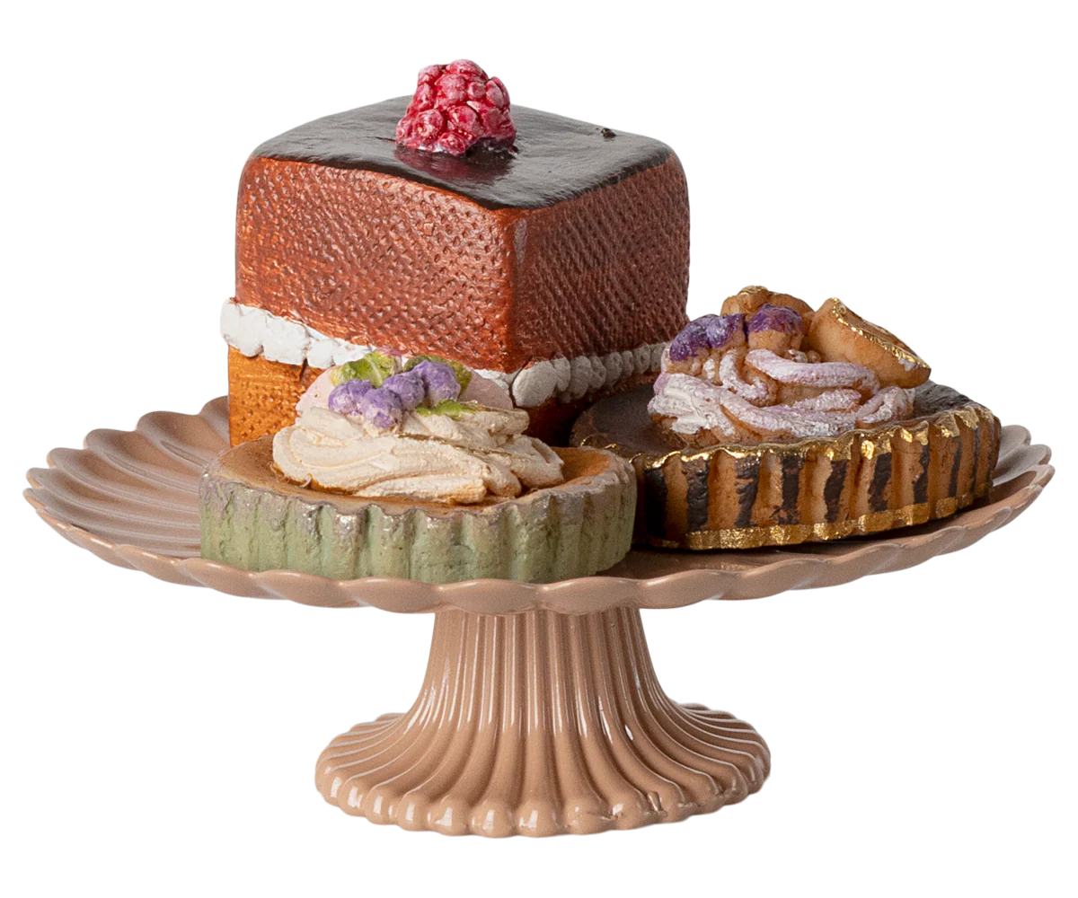 Maileg - cakes and cakestand