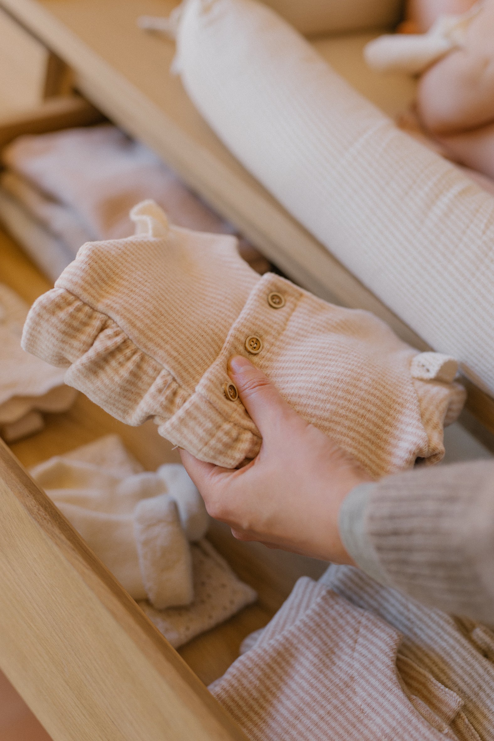 1+ in the family - orleans soft striped fleece onesie - nude