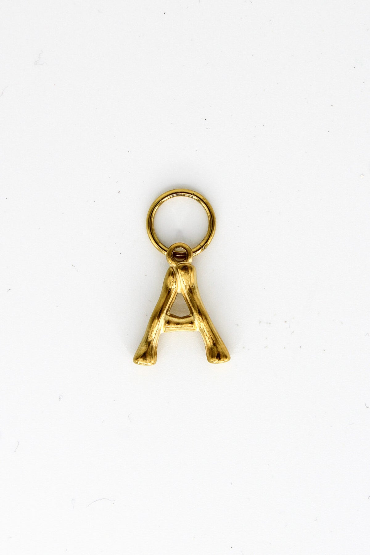 Label Kiki - letter A big charm gold