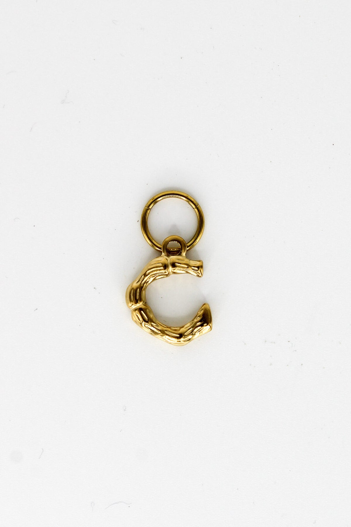 Label Kiki - letter C big charm gold