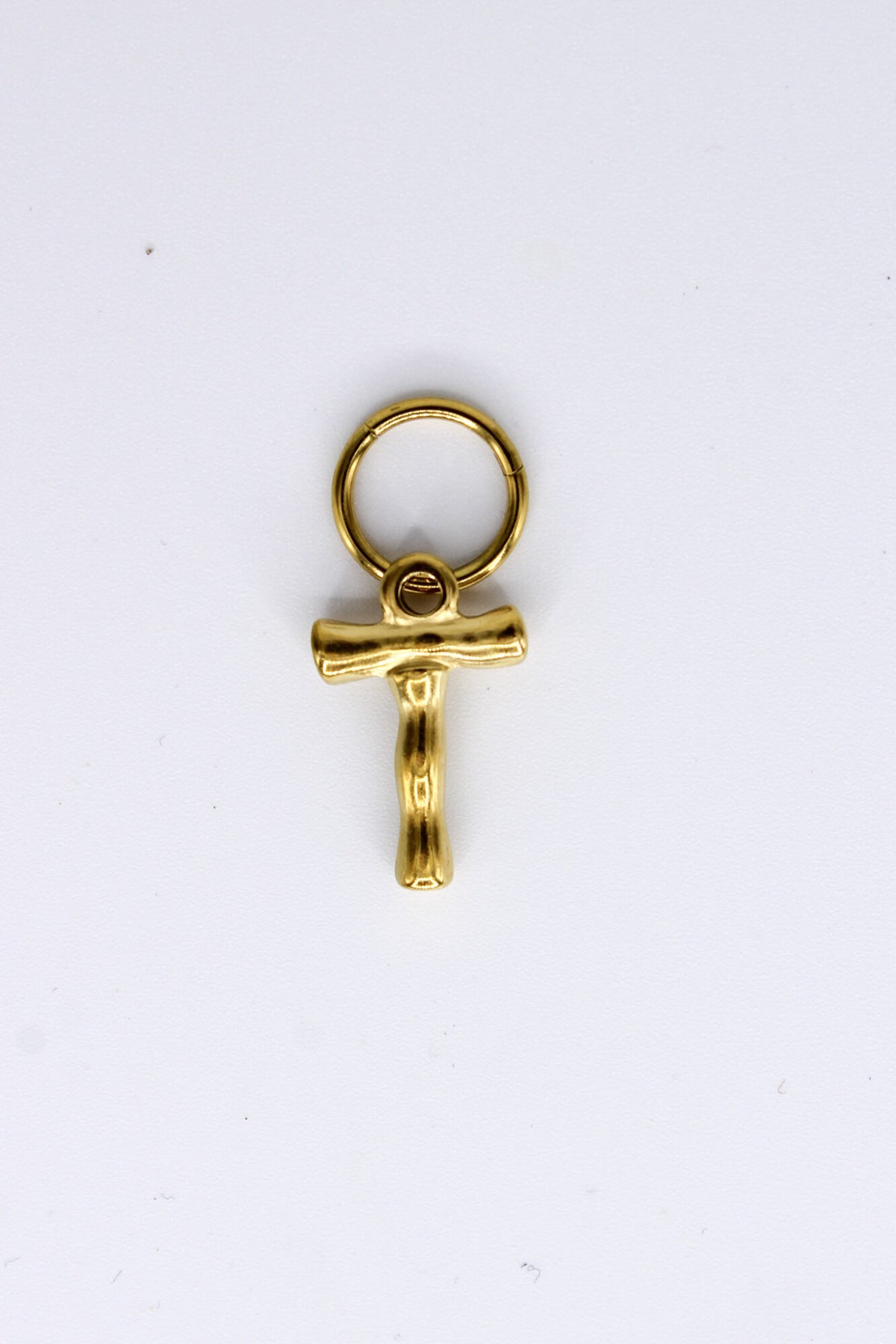 Label Kiki - letter T big charm gold