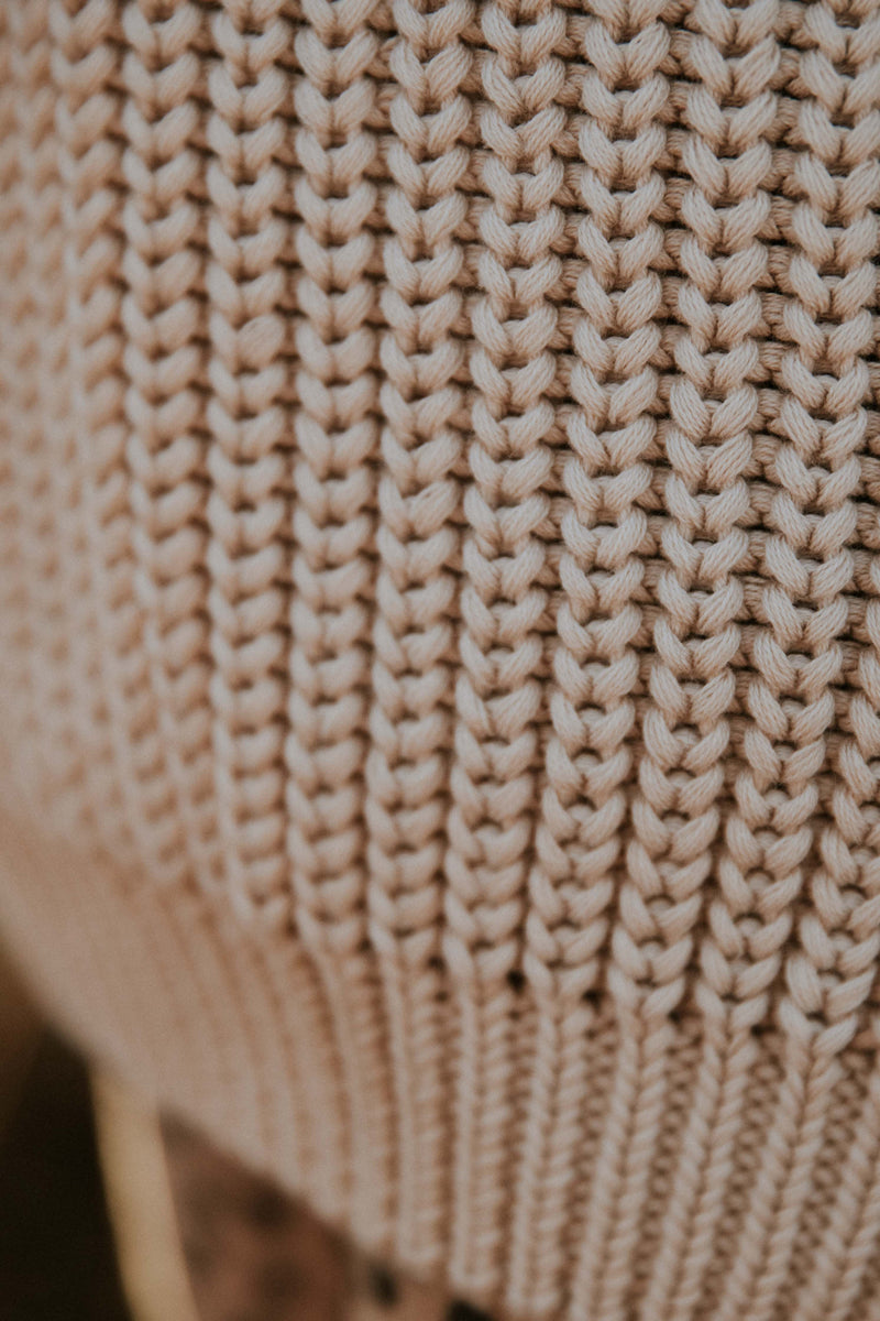 Yuki - chunky knitted sweater - moon