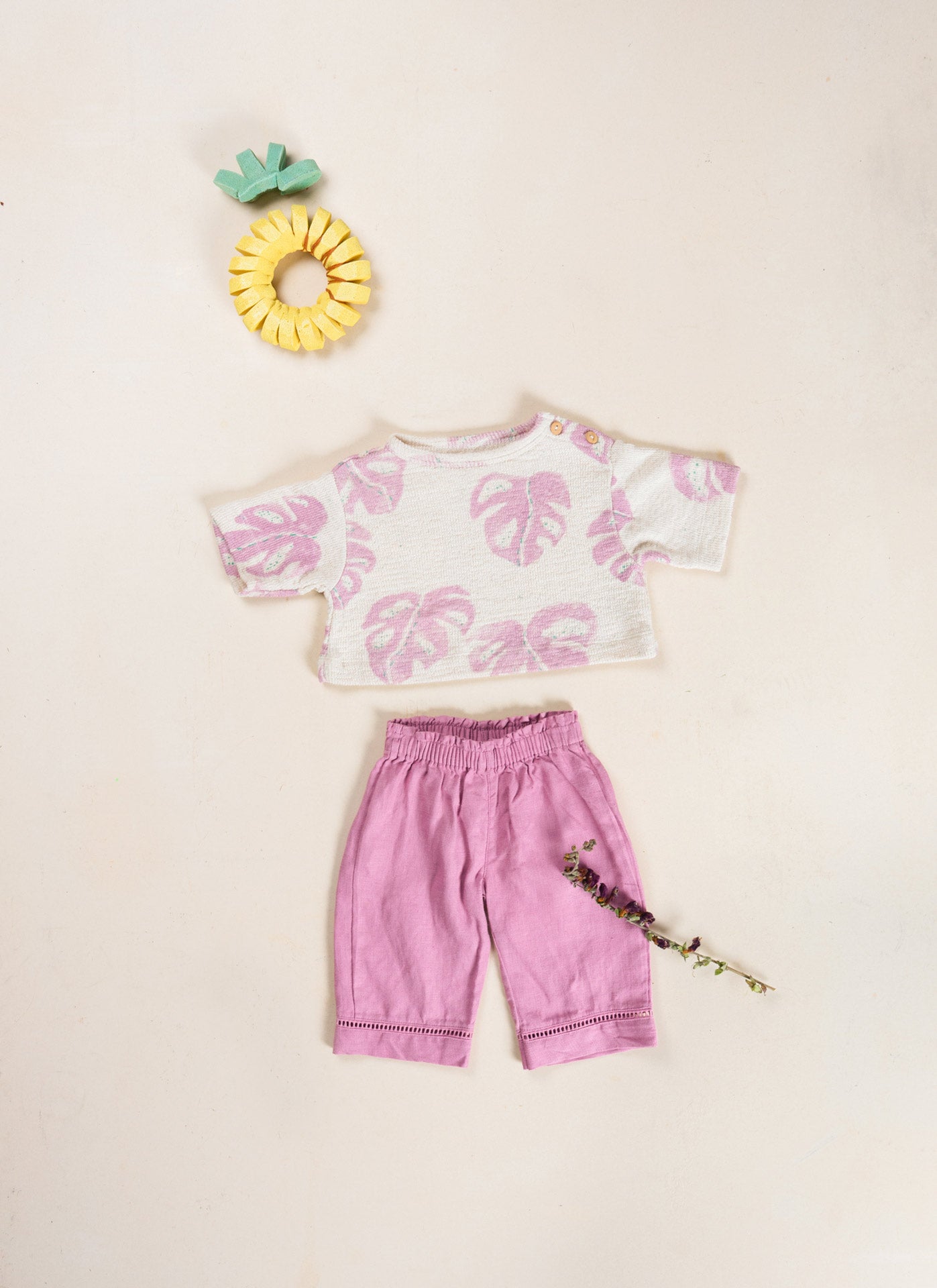 Play Up - linen trousers - sculpture