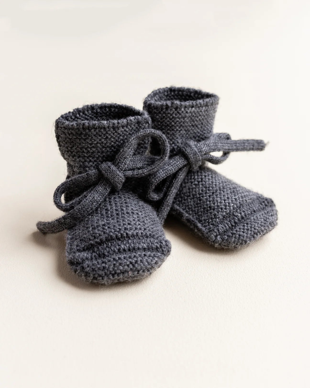Hvid - booties - charcoal