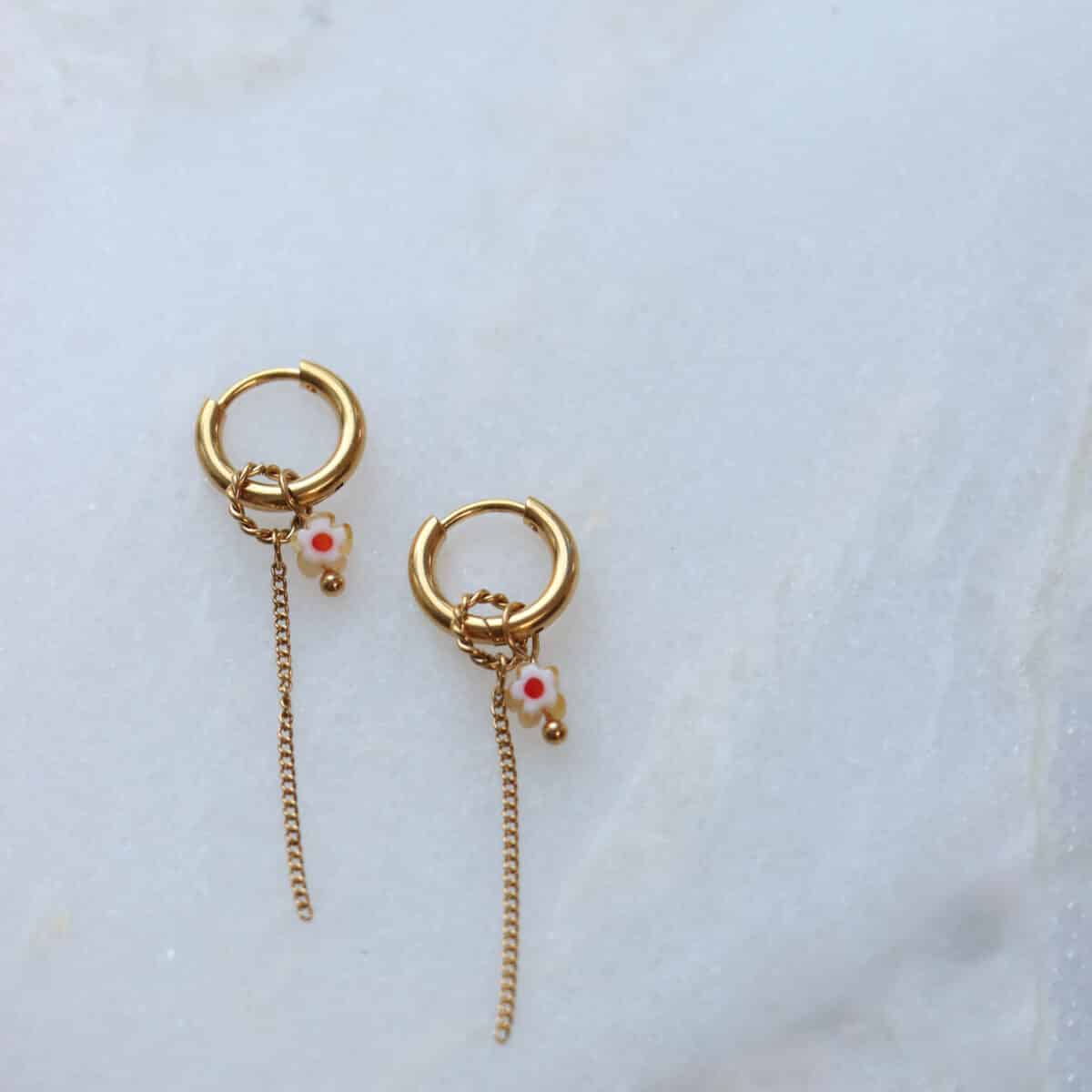 Label Kiki - chain flower hoop gold