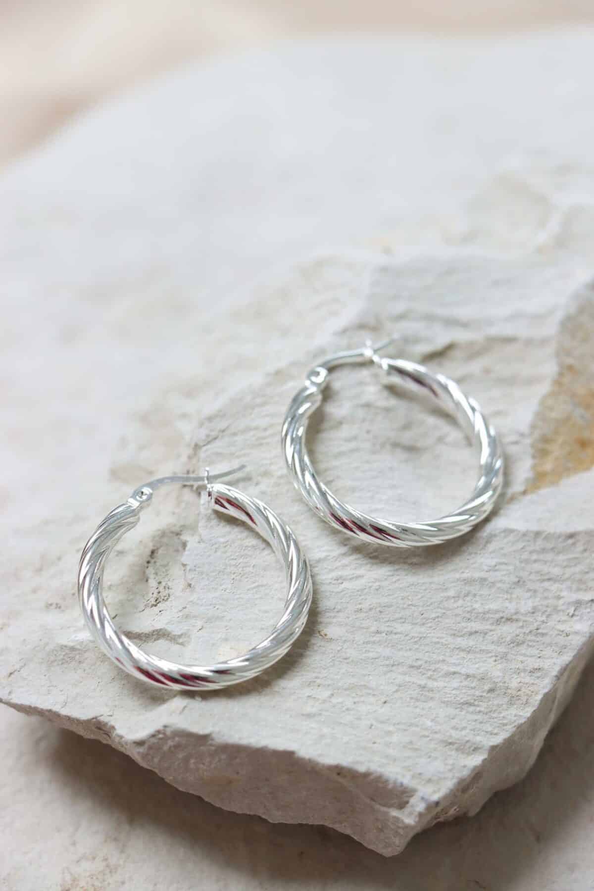 Label Kiki - twirl hoop silver