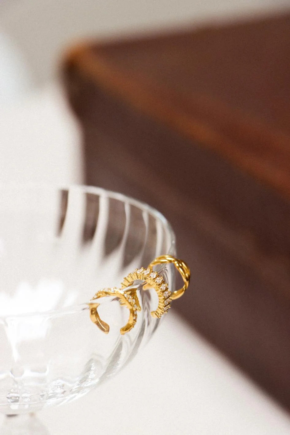 Label Kiki - shiny row ear cuff gold