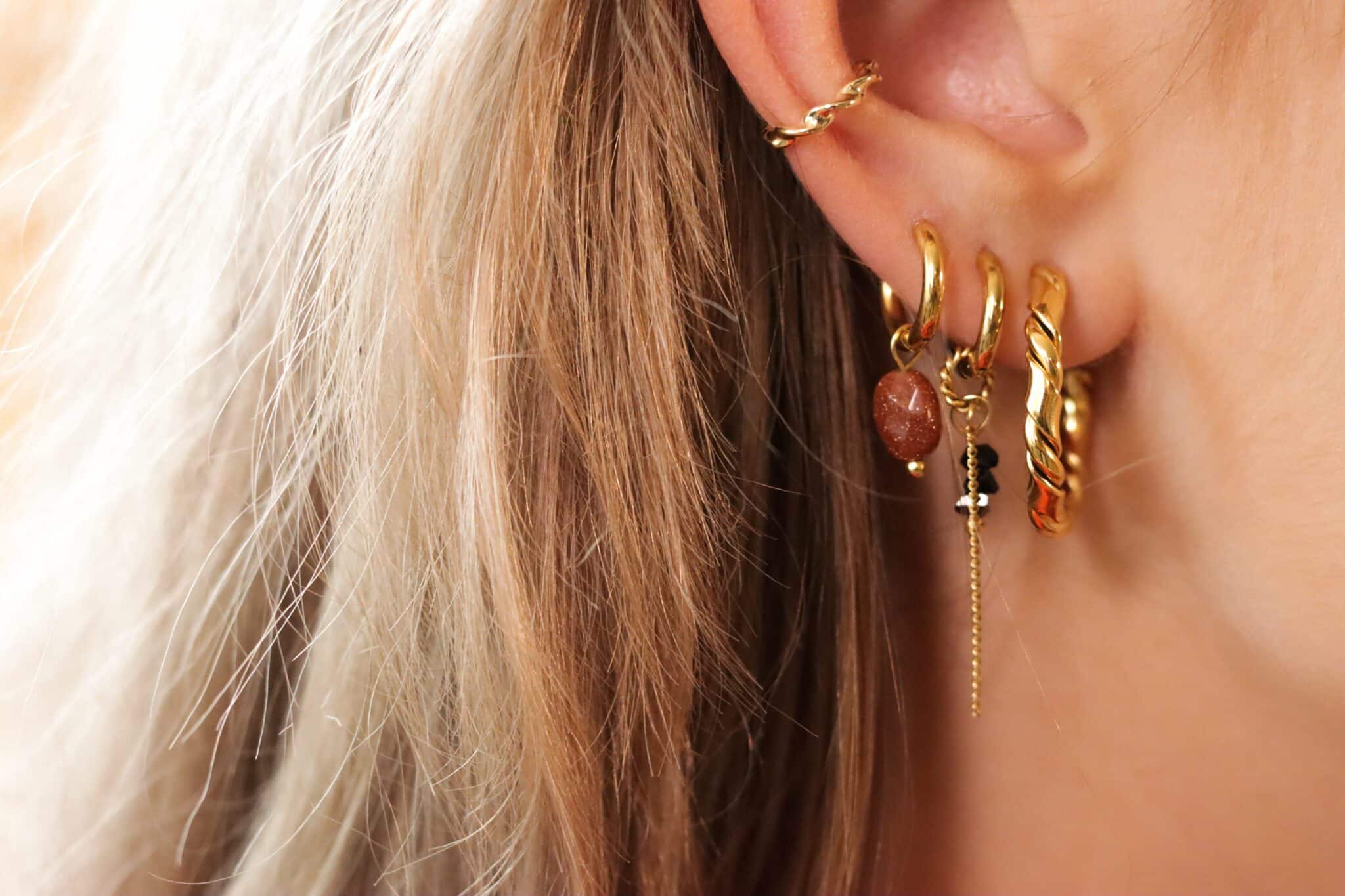 Label Kiki - shiny brown hoop gold