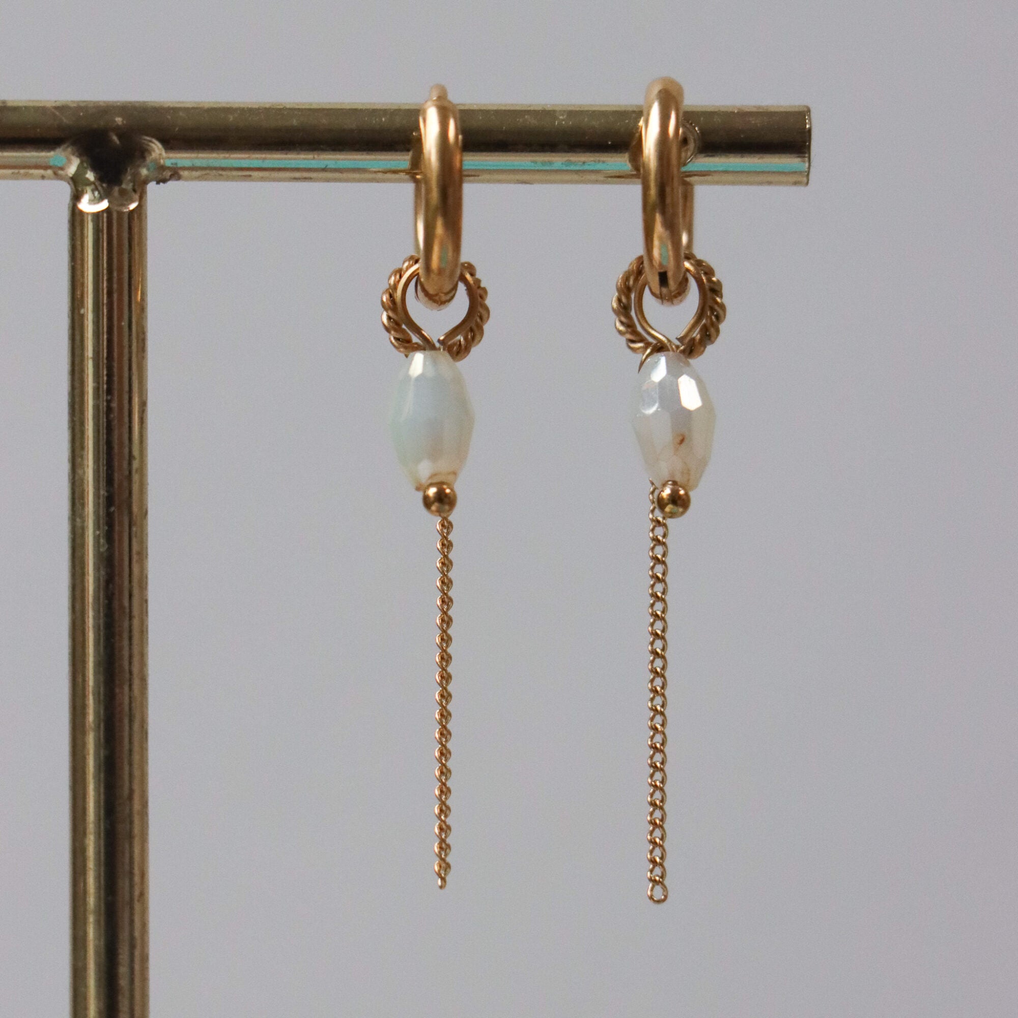 Label Kiki - chain water drop hoop gold
