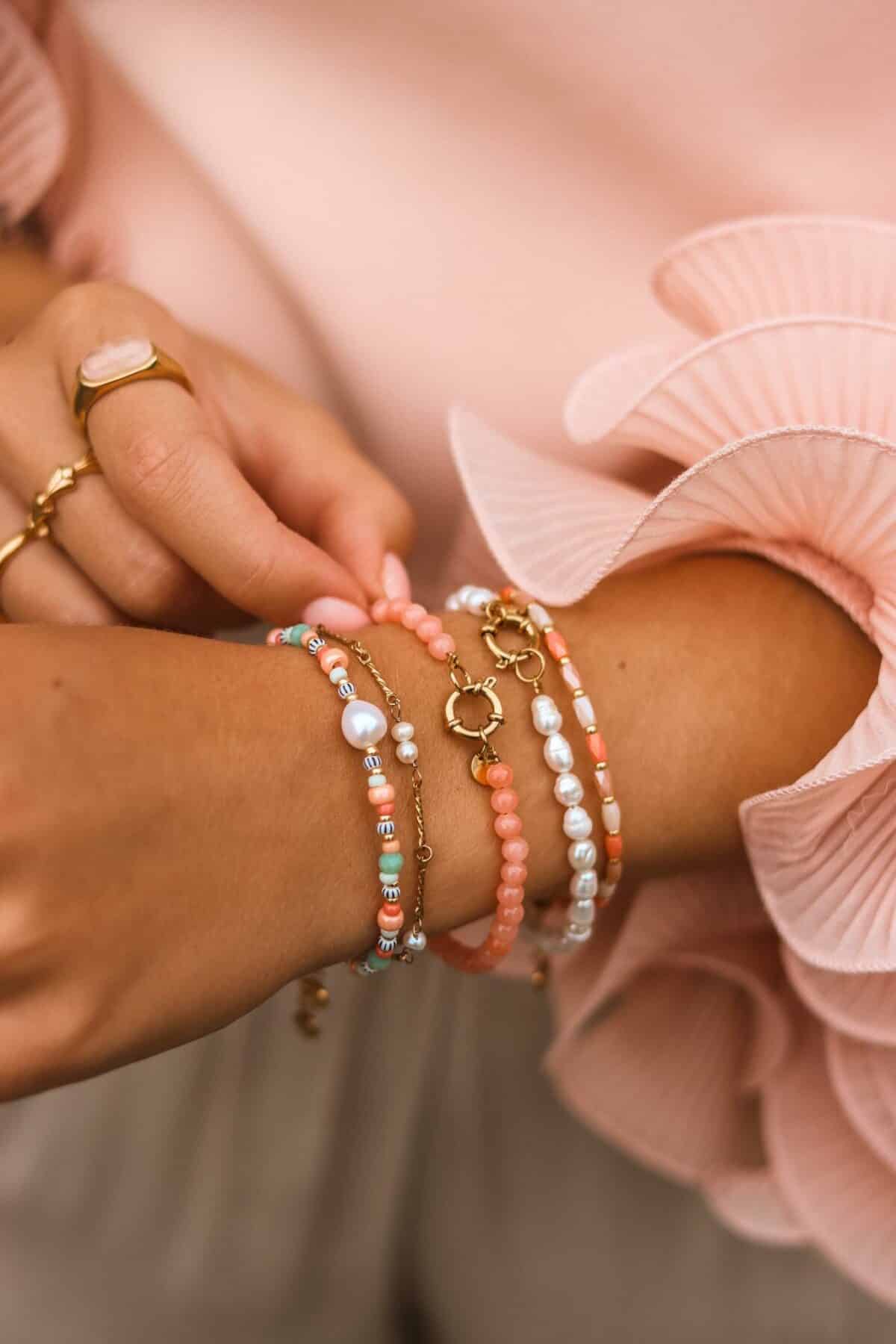 Label Kiki - pastel pink beads gold