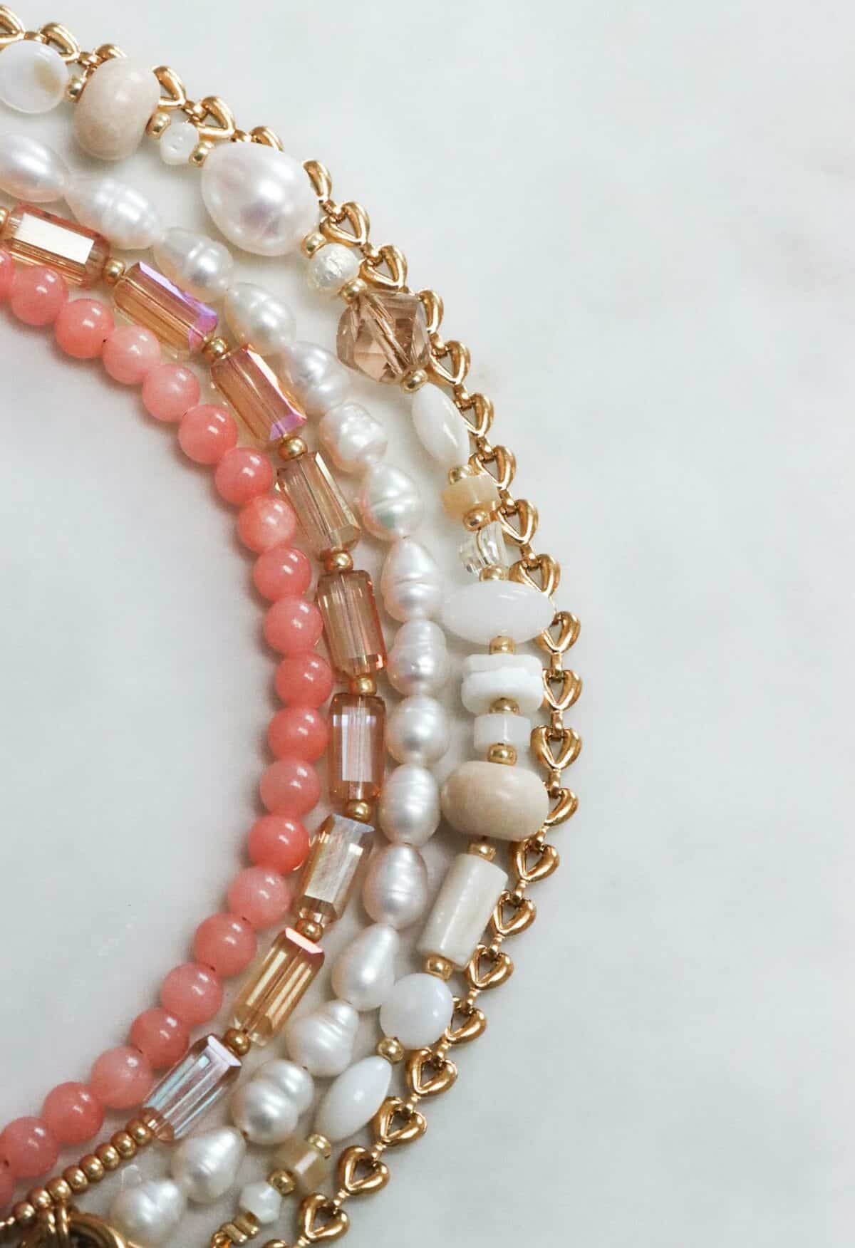 Label Kiki - pastel pink beads gold