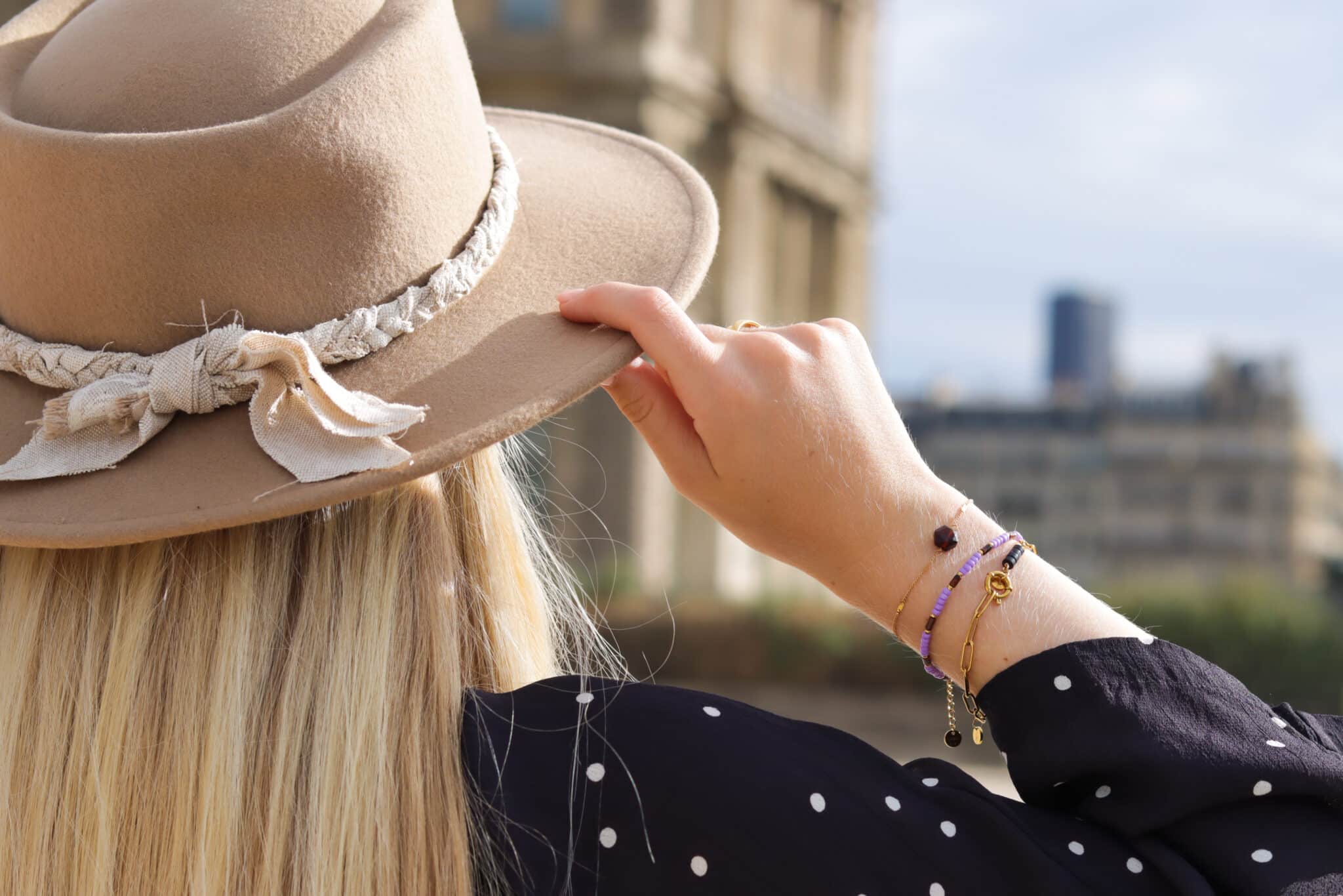 Label Kiki - black hexagon bracelet gold