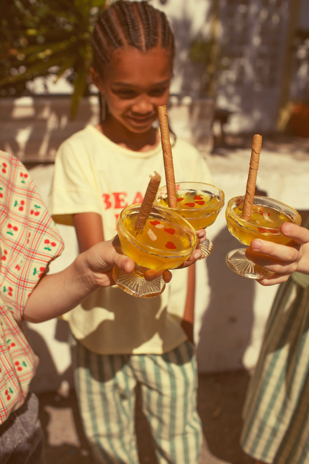 Piupiuchick - tshirt - light yellow with beach bar print