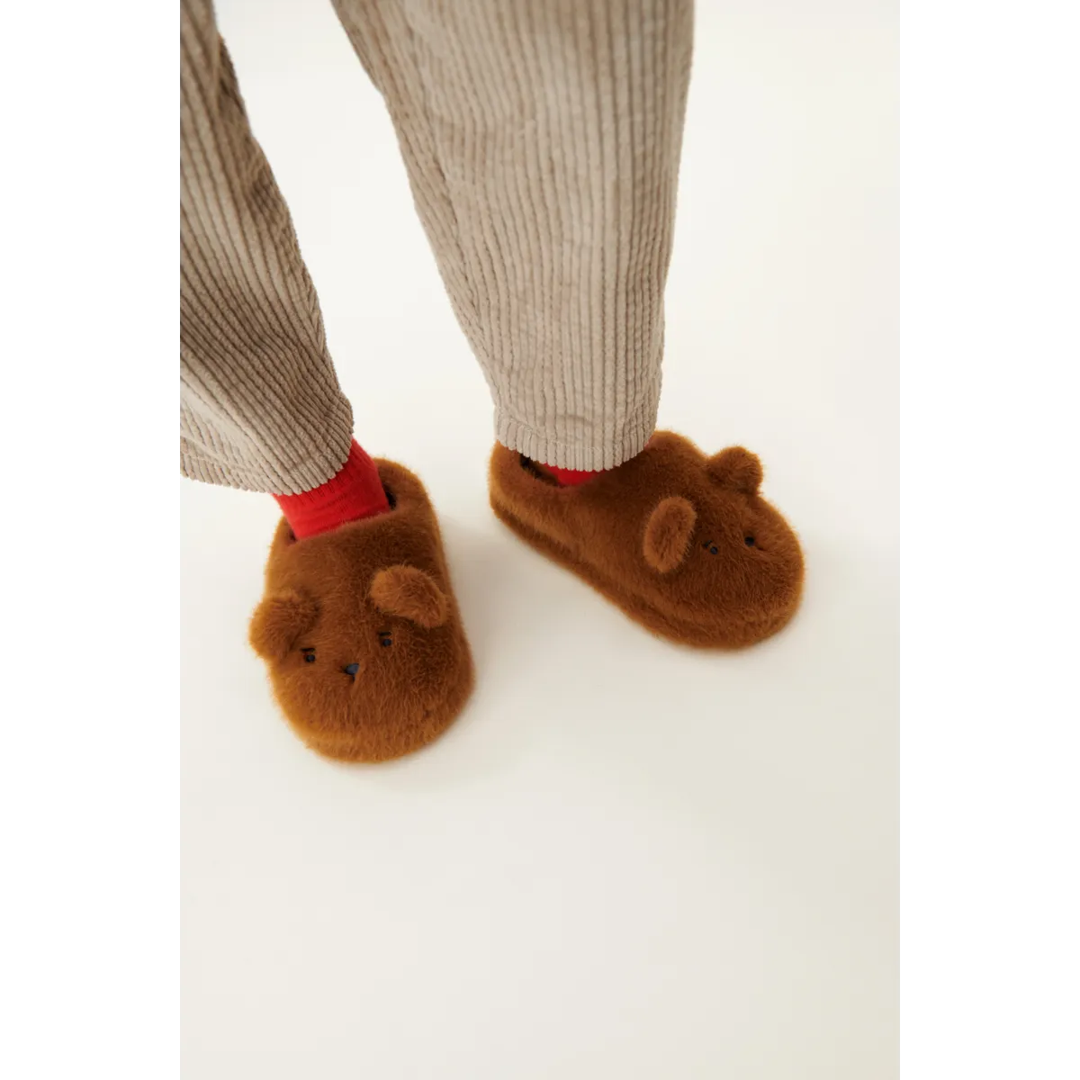 Liewood - aviaja bear slippers - golden caramel