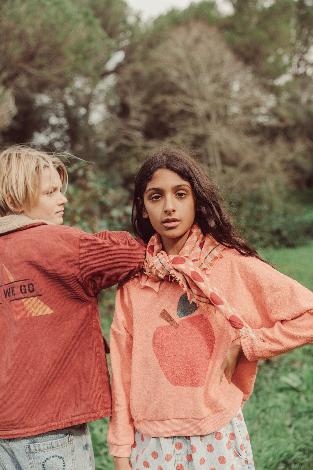 Piupiuchick - sweatshirt with collar - pink with apple print