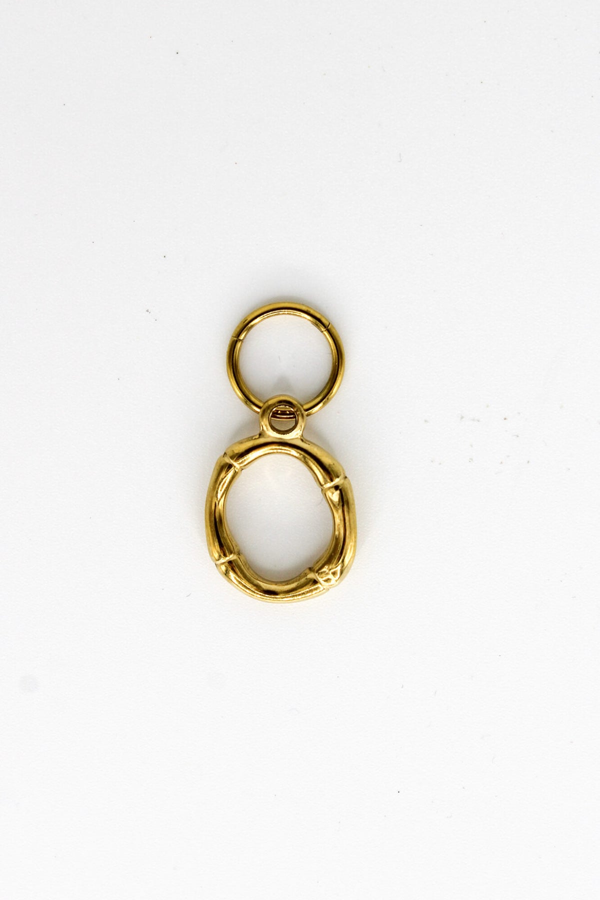 Label Kiki - letter O big charm gold