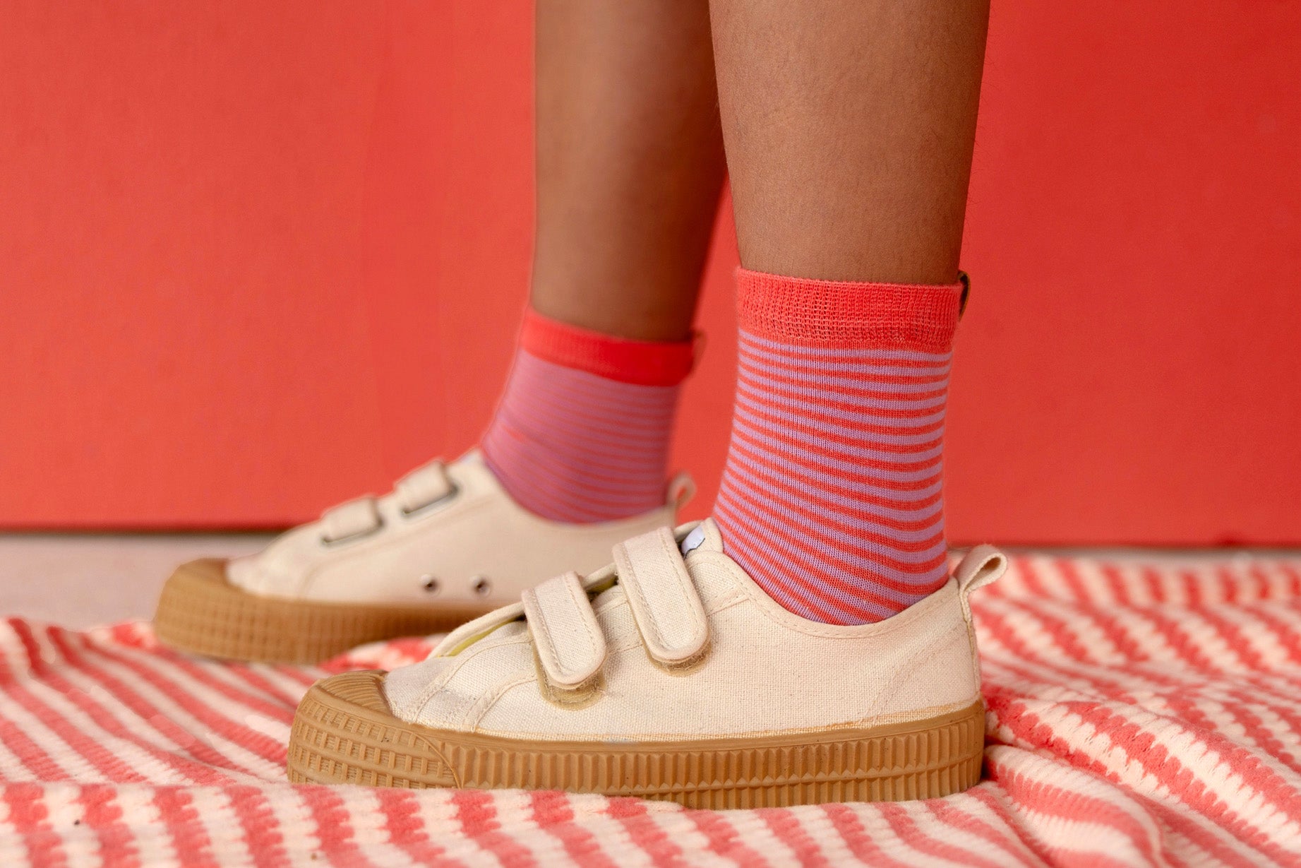 Nixnut - stripe socks - coral stripe