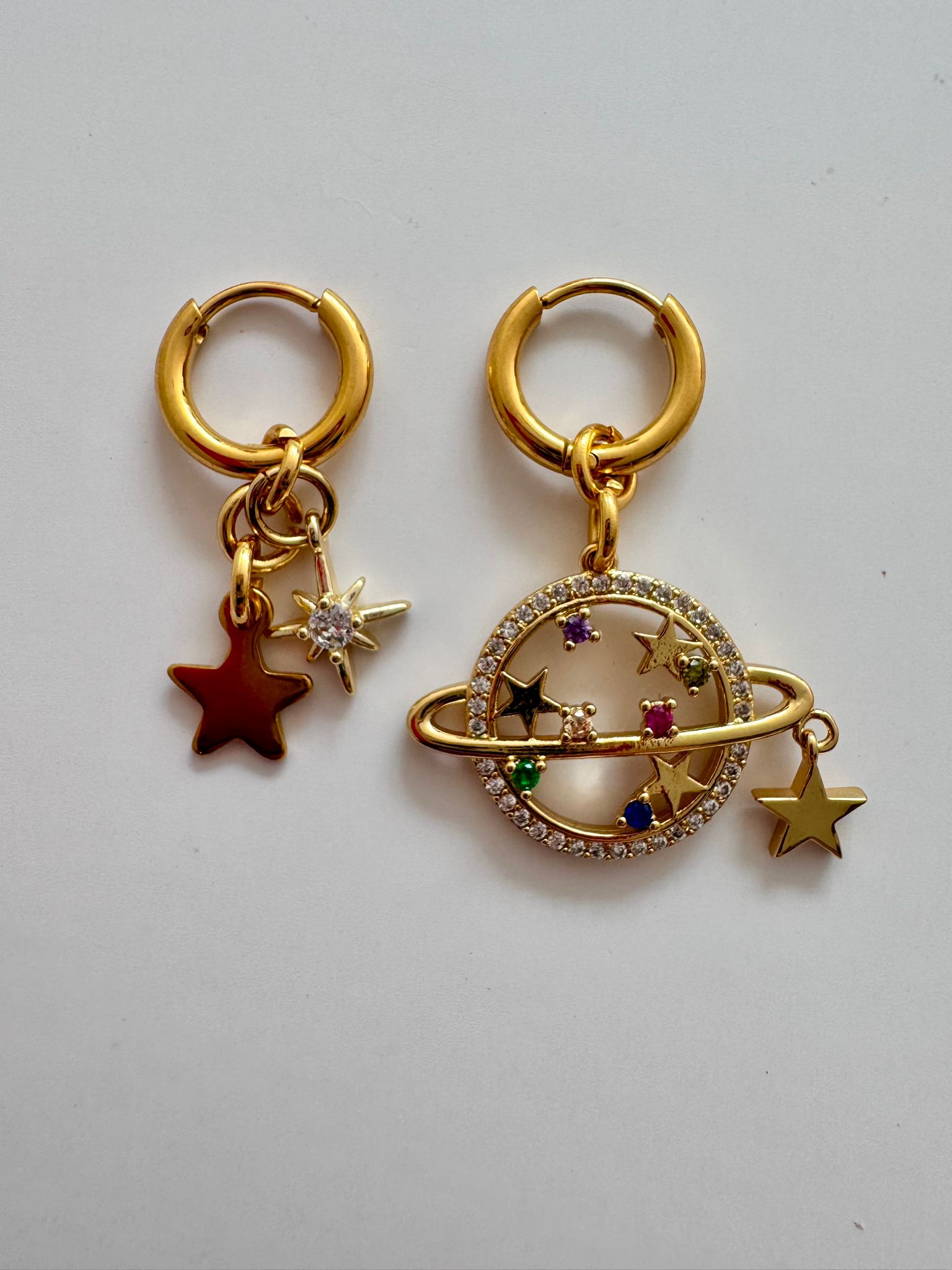 ByMelo - oorbellen - planeet