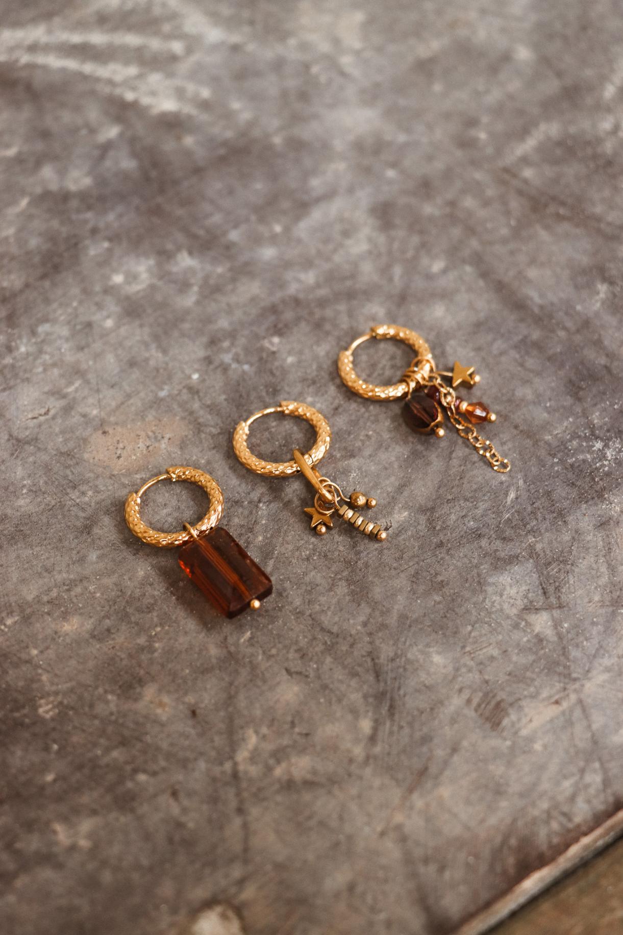 Label Kiki - shiny brown hoop gold