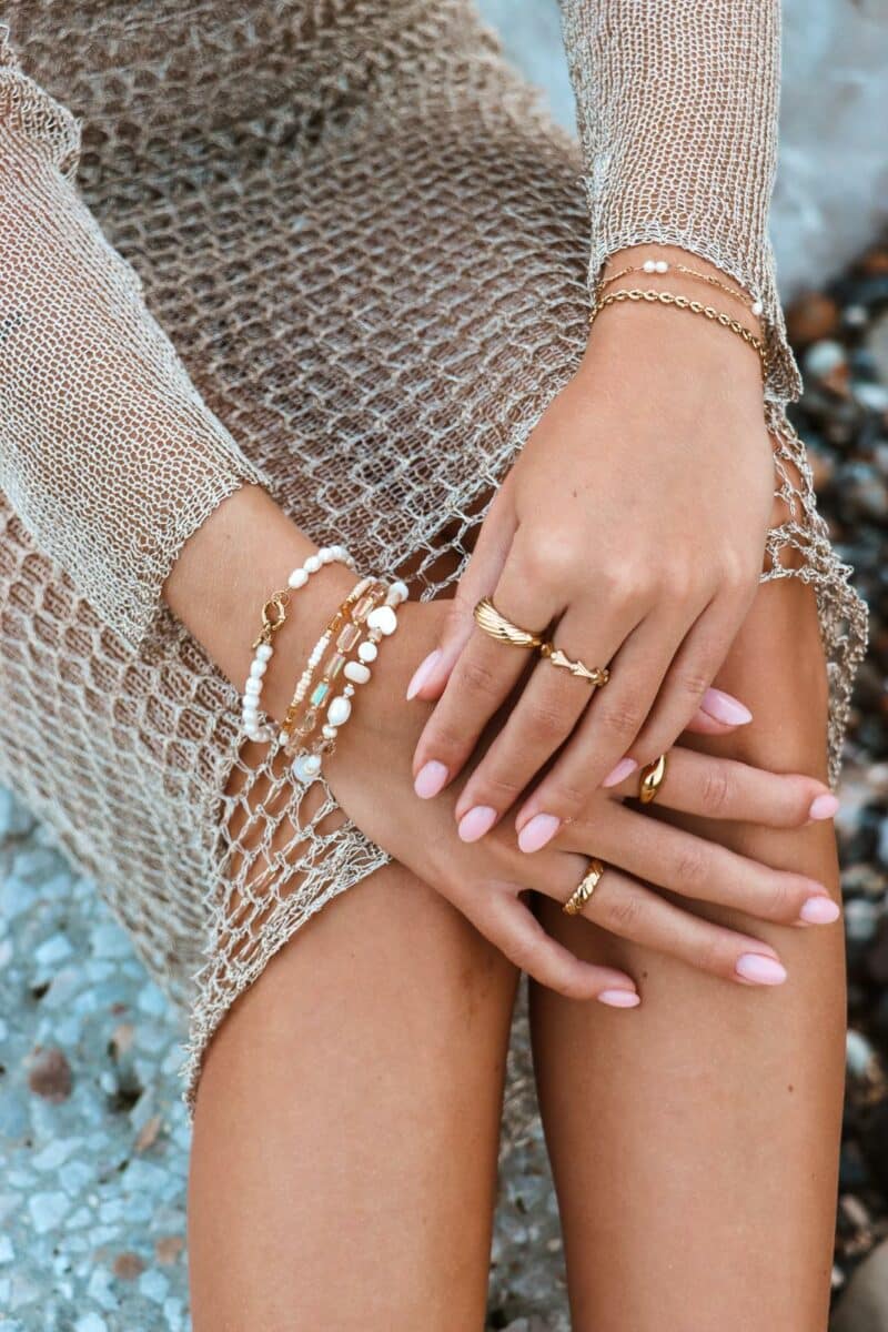 Label Kiki - white beach bracelet gold