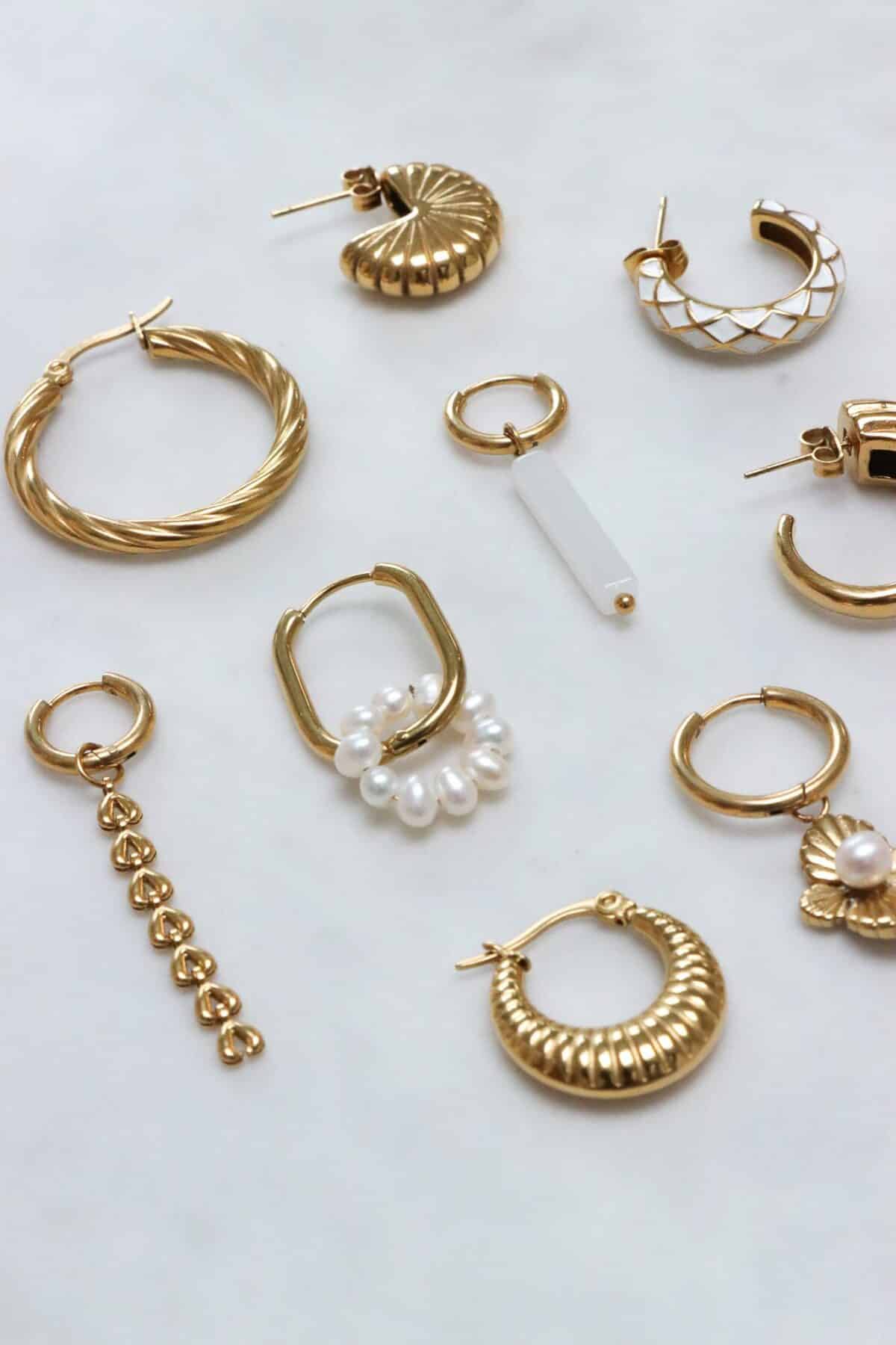 Label Kiki - oval pearl hoop gold