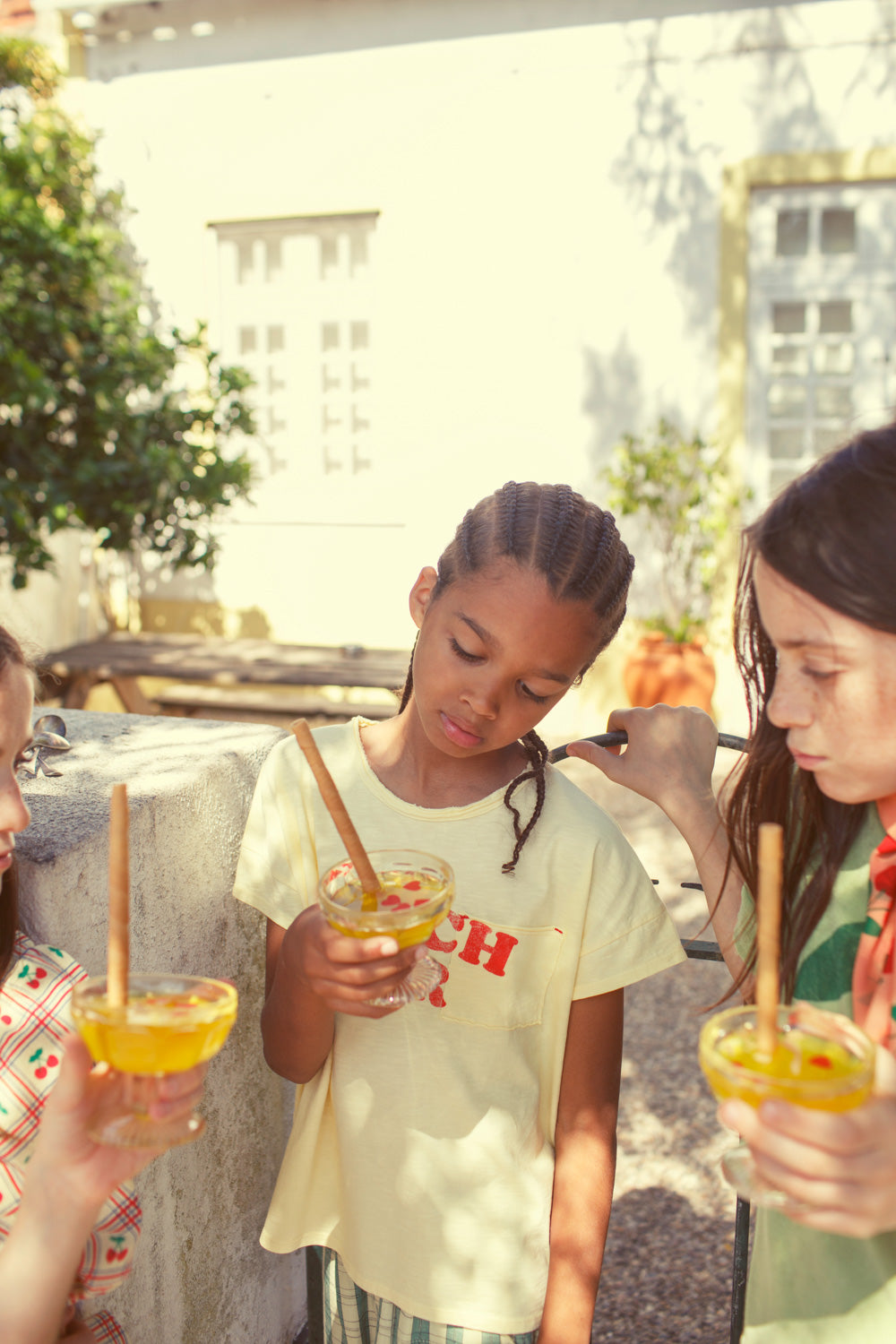 Piupiuchick - tshirt - light yellow with beach bar print