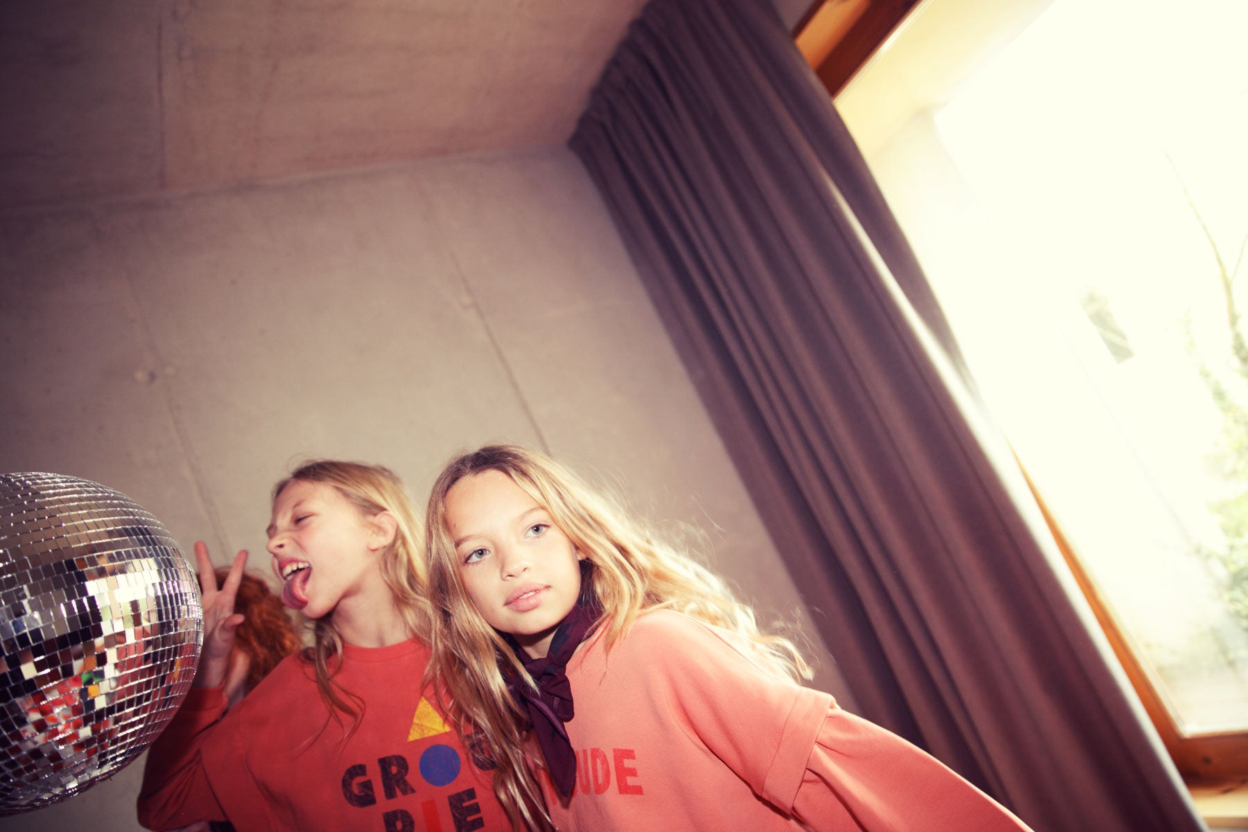 Piupiuchick - sweatshirt - pink with hey jude print