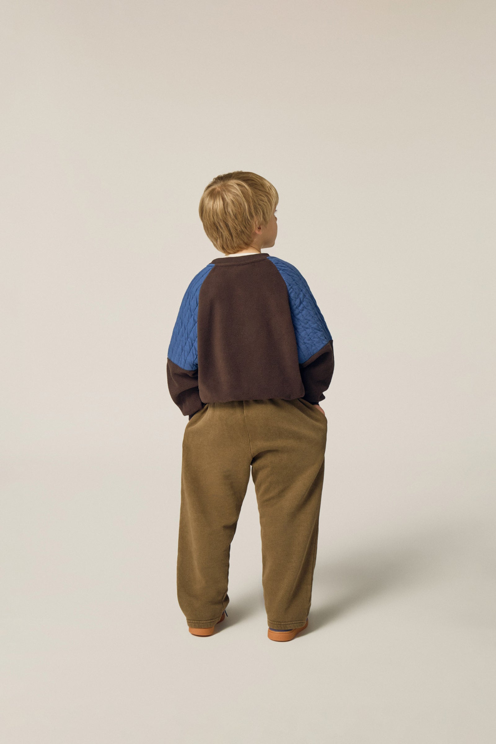 The Campamento - brown polar sweatshirt