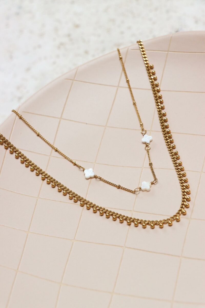 Label Kiki - white clover necklace gold