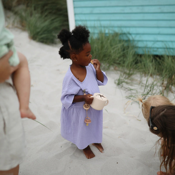 Mushie - snack cup - shifting sand